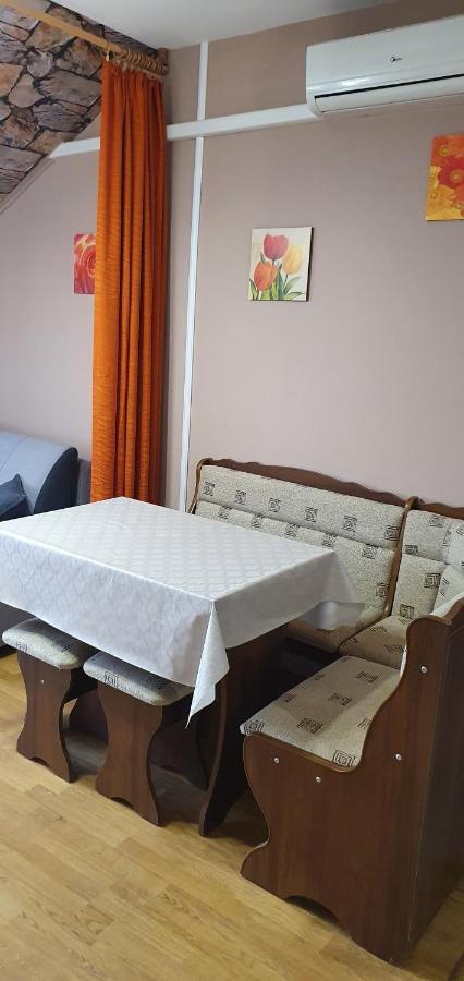 Venusz Apartman Cserkeszolo Exterior foto