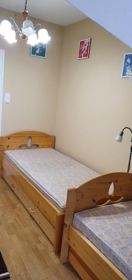 Venusz Apartman Cserkeszolo Exterior foto