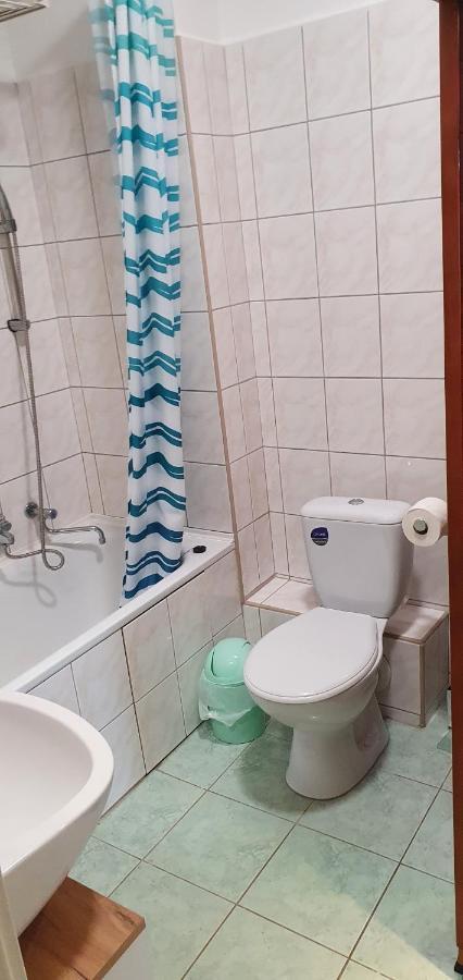 Venusz Apartman Cserkeszolo Exterior foto